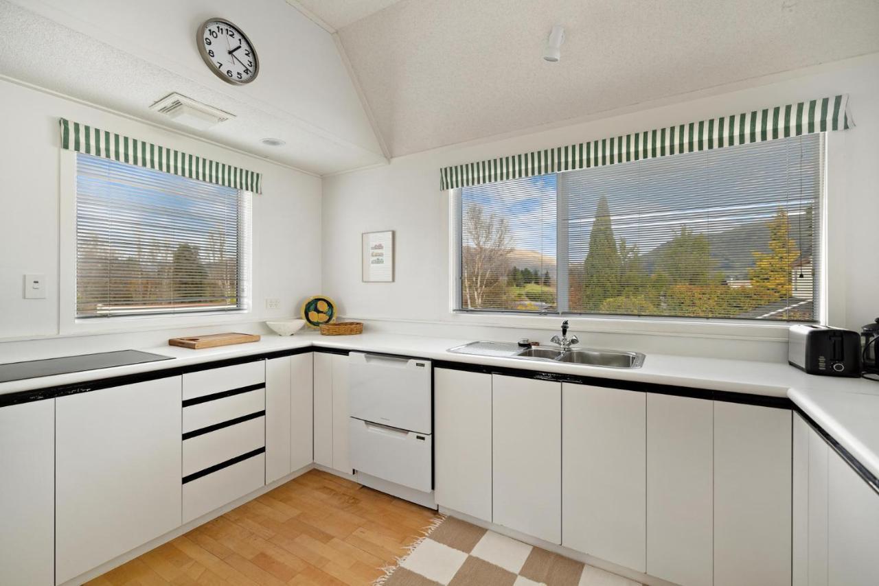 Charming Views Apartment วานากา ภายนอก รูปภาพ